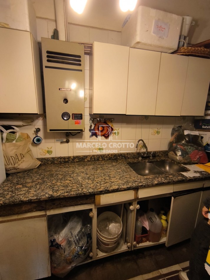 VENTA DE CASA 3 AMBIENTES A RECICLAR BARRIO EL PROGRESO