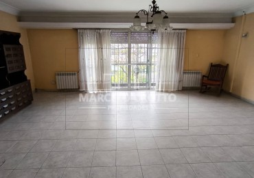 ALQUILER VIVIENDA 24 MESES CHALET 3 AMTIENTES CON PATIO Y QUINCHO EN PLANTA ALTA ZONA MALVINAS Y LIBERTAD